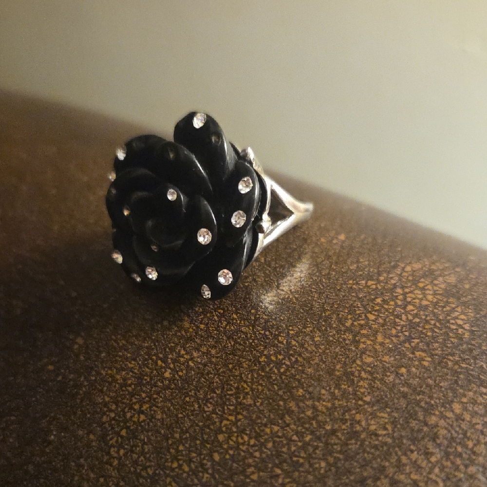 Elegant Black Rose Ring with Silver Accents